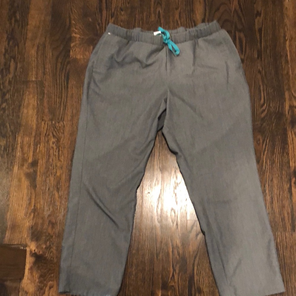 Figs women grey scrub bottoms size large